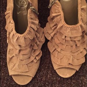 Jessica Simpson suede peep toe heels